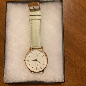 Women’s MVMT watch